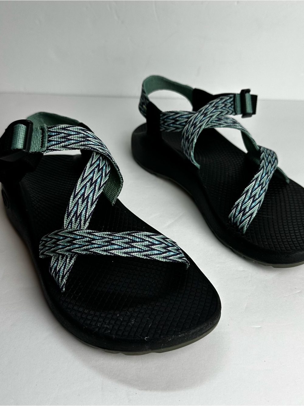 Chaco Strappy Sandals Women's Size 8 EU 39 Shoes Blue Purple Chevron Adjustable